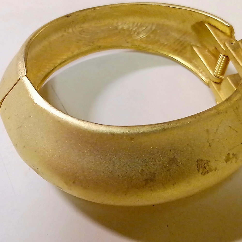 Elegant Mid-century Modernist Gold Tone Bracelet